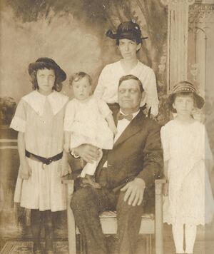 Thomas Family (Ambrose, Ida Virginia, Celia, Franklin) 1931