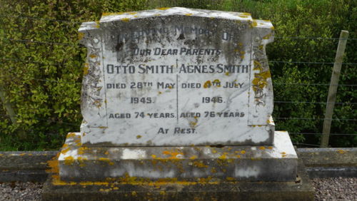 500px-Smith-102981-1.jpg